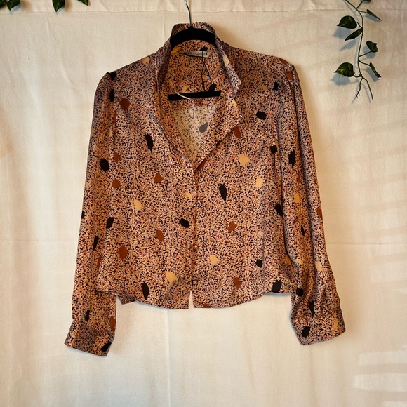 Beautiful button up - Picture 1 of 1